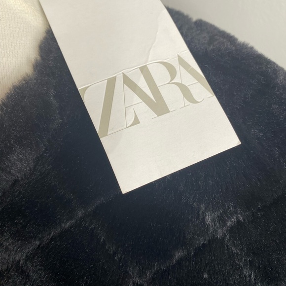Zara Faux Fur Quilted Black Pullover - Picture 8 of 16